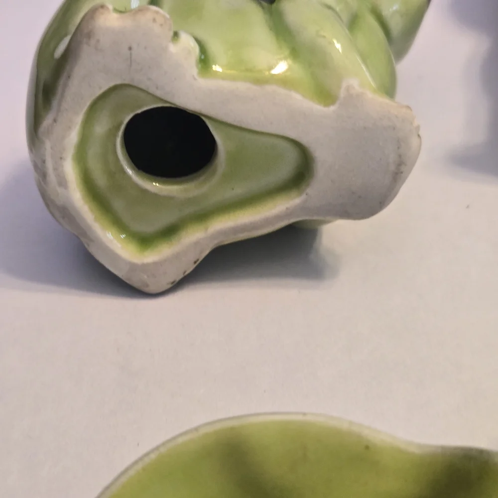 Vintage Frog Salt and Pepper Shakers.